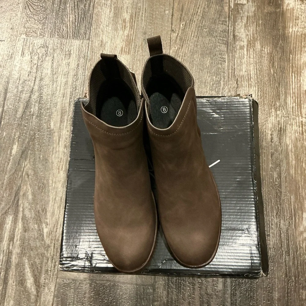 Elegant Brown Ankle Booties Size 8